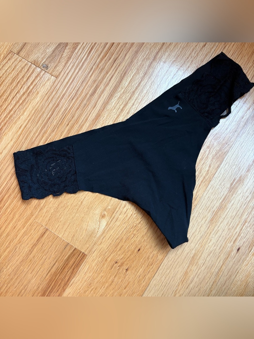Victoria’s secret PINK vintage seamless lace thong panty